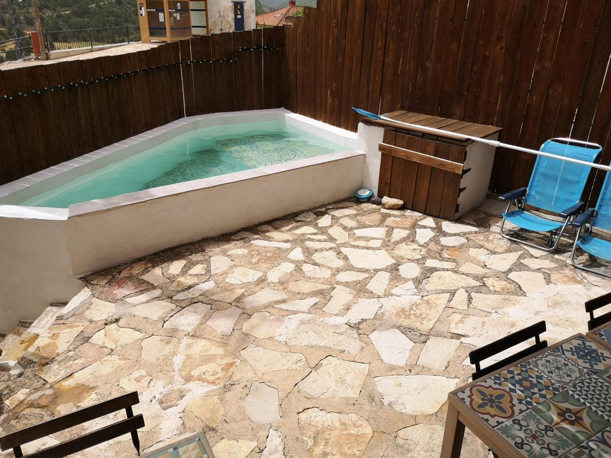 דירות Ablanque La Casa Roja Del Alto Tajo מראה חיצוני תמונה